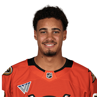 Tyson Hinds headshot