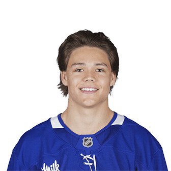 Easton Cowan headshot